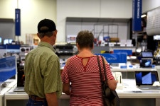 Laptops Shortage Is Easing as Pandemic Demand Wanes - Bloomberg The Pandemic PC Boom Is Over, New Signs Suggest