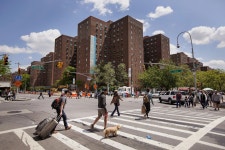 Blackstone Nears Deal to Buy NYC’s Stuyvesant Town for $5.3 Billion - Bloomberg Blackstone Nears Deal to Buy NYC’s Stuyvesant... 