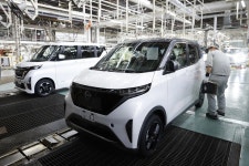 KG Motors Looks to Kickstart Japans Electric-Vehicle Market With Mibot - Bloomberg This $7,000 Single-Seat Electric Car Has... 