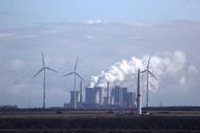 Macron Will Still Push for Environmental Protection Referendum - Bloomberg Macron Will Still Push for Environmental Protection... 