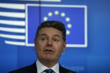 Ireland’s Donohoe in Brussels for Tax Talks as Pressure Mounts - Bloomberg Ireland’s Donohoe in Brussels for Tax Talks as...