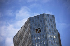Deutsche Bank Cuts Tech Spending as Digital Revolution Rages - Bloomberg Deutsche Bank Is Cutting Tech Spending as Digital... 