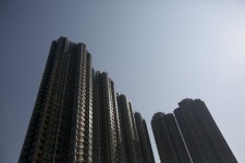 Hong Kong’s Interest Rate Hikes to Drive Down Costly Housing Prices - Bloomberg Hong Kong’s Rate Hikes to Drive Down Costly... 