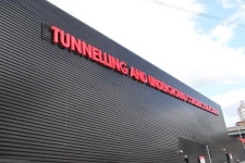 Minister visits Crossrail’s groundbreaking tunnelling academy - GOV.UK Minister visits Crossrail’s groundbreaking tunnelling... 