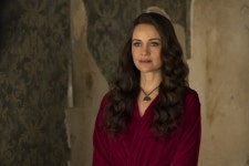 Netflixs The Haunting of Hill House Releases Premiere Date and First Look Photos - IGN