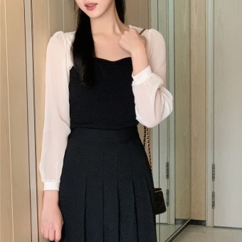 아뜨랑스 - (모임룩/청순가련무드) 르엔 하트넥 배색 크롭 블라우스 (모임룩/청순가련무드) 르엔 하트넥 배색 크롭 블라우스