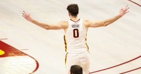 Gophers rise to No. 17 in AP top-25 poll | FOX Sports Gophers rise to No. 17 in AP top-25 poll 