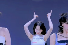 더쿠 - 르세라핌 UNFORGIVEN 스튜디오춤 움짤.gif