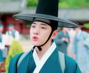 더쿠 - 241221 드라마 「체크인 한양」 1회 고수라.gif