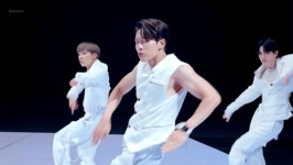 더쿠 - 뉴이모션 뮤비 움짤