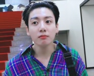 더쿠 - 정국이 헤어라인 너무 예뻐