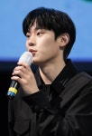 더쿠 - 이 각도의 성철이 개같이 사랑하는 사람 나만 있는거 아니잖아