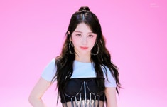 더쿠 - 르세라핌 UNFORGIVEN 스튜디오춤 움짤.gif