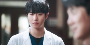 더쿠 - 서우진 진짜... 자긴 모르는 사람인데 김사부가 웃어주면 뭔가 심기 불편해 하는거 존귀