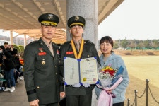 해병닷컴 - 해병대 부사관 399기 ·부학 7기 합동 임관식 사진