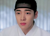 더쿠 - 241222 드라마 「체크인 한양」 2회 고수라.gif