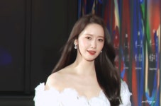 더쿠 - 급식실에서 만났다고 웃던 애기들이 커서 나란히 2022 백상에 참석함.gif