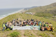 산타독 캠페인 강릉 옥계에서 열려... 타버린 산을 위해 산을 타는 강아지