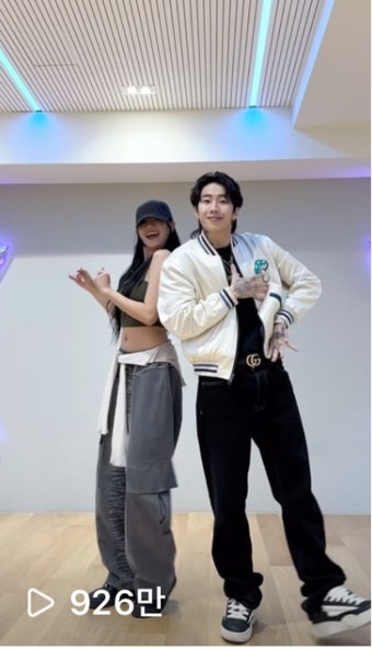 가생이닷컴>커뮤니티 > 방송/연예 게시판 > 둘이 어캐 친해진건지 궁금한 의외의 남자 연예인+여자 연예인 조합
