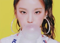 더쿠 - JYP 걸그룹 막내로 17살에 데뷔하는게 꿈이었다는 아이돌...jpg