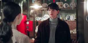 지쓰리카페미뇽 | 더쿠 - 진도준 미뇽이 알바하는 카페 찾아와서 미뇽이 있나보려고 카운터안으로 쳐다보는거봐