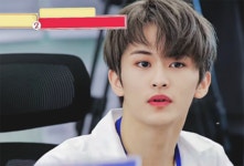 더쿠 - 마크 이얼굴 쟈핑때 모니터링하던 얼굴 생각나 ㅠㅠ