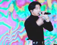 더쿠 - 준아 섹시느낌 1주년 축하해🥳❤️🔥