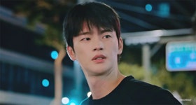 더쿠 - 횡단보도씬 시우 지윤이 팔잡고 건너갈때 