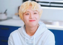 더쿠 - 여준 신났다 신났어 웃는 움짤