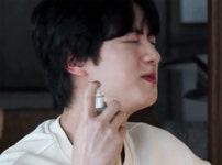 더쿠 - 미스트 뿌리면서 고개 도리도리 하는거 왕귀엽자나