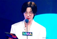 더쿠 - 어제 안경 모델때 생각나