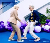 더쿠 - 어제 퍼투댄 무대에서 빵긋빵긋 잘 웃는 애옹