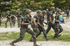 해병닷컴 - 해병대 신병 1296기 3교육대 4주차 - 참호격투, 목봉훈련