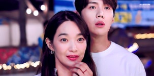 뭐 이렇게 딱 붙어있냐 - 드영배 카테고리