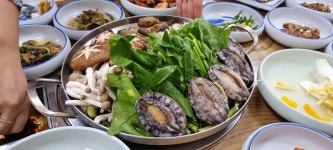 전라남도 여수에서 30년 넘게 자리를 지킨 오성회관의 전복해물불고기 : 클리앙