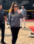 Kareena Kapoor Slays An Athleisure Coded Look In A Grey Printed Sweatshirt And Black Gym Tights