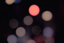 무료 이미지 : 빛, 보케, 차, 꽃, 빨간, 휴일, 자동, 어둠, 크리스마스, 조명, 원, 에너지, 미술, 그림 물감, 가스, 밤에, 주유소... 