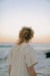 머리, 대양, 연안, 패션 액세서리, 백라이팅, stock photography, 뒤로, 웨이브, 저녁, 휴가, 안경, 관광 여행, 록, 열대, 바다, 인물 사진... 