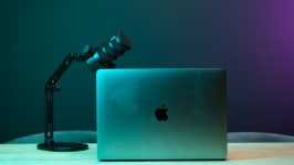 푸른, 하늘빛, 간단한 기계 장치, output device, 휴대용 퍼스널... 멀티미디어, 컴퓨터 모니터, 마젠타, 사과, Transparent material, 방... 