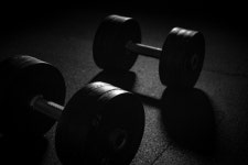 무료 이미지 : 무게, 운동 장비, 체력, 아령, 역도, 아직도 인생 사진, 웨이트 트레이닝, 스포츠 장비, 교차점, 보디 빌딩, 어둠 4684x3123... 