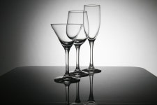 무료 이미지 : 표, 검정색과 흰색, 사진관, 가구, 식기류, 자료, 와인 잔, 아직도 인생 사진, 흑백 사진, 물컵, 마시는 것, 샴페인 유리... 