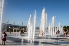 무료 이미지 : 눈, 겨울, 궁전, 얼음, 큰 광장, 경계표, 분수, 마을 광장, 물 특징, 동결, 상트 페테르부르크 러시아, 아이스 링크... 