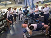 무료 이미지 : 구조, 방, 체육관, 체력 단련, 웨이트 트레이닝, 스포츠 경기장, 인간 행동, 바디 펌프 3300x2449 - - 464982 - 무료 이미지... 