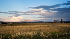 무료 이미지 : 경치, 수평선, 습지, 구름, 하늘, 해돋이, 일몰, 들, 농장, 목초지, 대초원, 아침, 언덕, 바람, 새벽, 파노라마, 황혼, 저녁... 