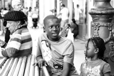 무료 이미지 : 남자, 검정색과 흰색, 사람들, 도로, 거리, 귀엽다, 남성, 어린이, 단색화, 아이들, 아름다운, 흑백 사진 2500x1673 - - 983596... 