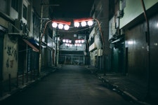 무료 이미지 : 빛, 도로, 거리, 밤, 골목, 시티, 도시의, 수송, 어둠, 산업, 조명, 대중 교통, 등, 하부 구조, 도시 지역 5472x3648 - - 972653... 