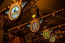 무료 이미지 : 빛, 밤, 창문, 유리, 조명, 스테인드 글라스, ilce7m2, fe35mmf28za, tokyodisneysea, 크리스마스 5271x3514 - - 266973... 