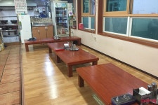 			굴다리식당 - 서울 > 마포구/한식 | 미식가이드, 포잉		 굴다리식당 | 미식가이드, 포잉