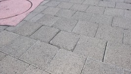 하당 중흥S-클래스 버스정류장 주변 보도블럭 지반침하 - 열린시장실 하당 중흥S-클래스 버스정류장 주변 보도블럭 지반침하