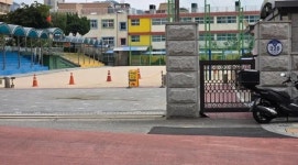 오늘자 서울 초등학교 중공기 게양 > 인기 게시물 | 시보드 오늘자 서울 초등학교 중공기 게양